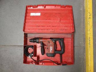 Hilti TE25 rotary hammer drill and case. Works perfectly.