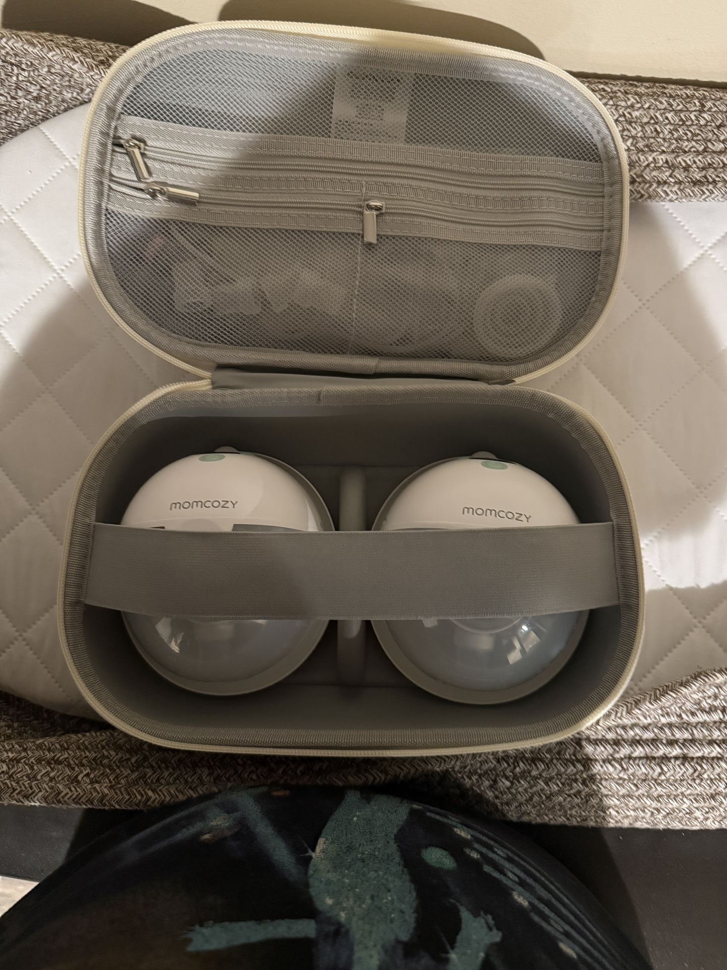 Momcozy M5