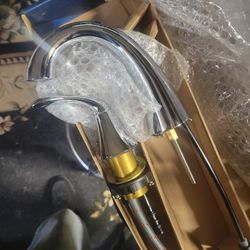 Huntington Brass 8" WS Lav Faucet. 