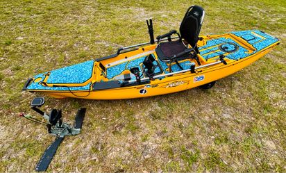 Hobie pro angler 180 fishing kayak