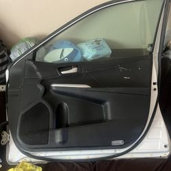 2012-2014 Toyota Camry Passenger Front Door