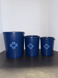 VINTAGE TUPPERWARE 3 pc Blueberry color canister Set. 
