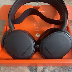 SteelSeries Arctis Nova 7 Wireless Over-Ear Gaming Headset - Black
