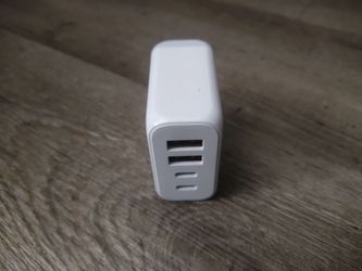 Wall Charger For Sale (2 USB-C, 2 USB-A)