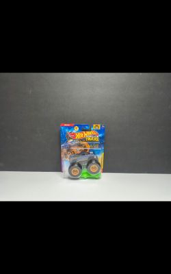 2025 Hot Wheels monster trucks BIGFOOT 50th leading legends truck