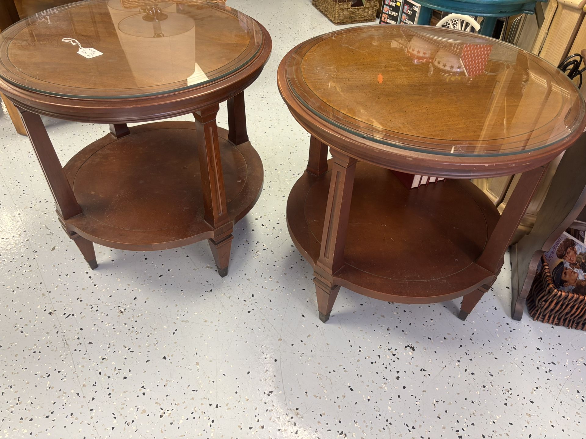Round Accent Table Set 💕