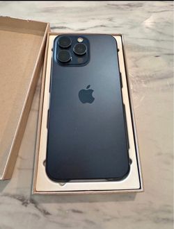T Mobile iPhone 15 pro max 5G ( excellent condition )