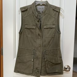 women's vest small military green color 