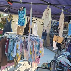 Ropa nueva de varías marcas varata