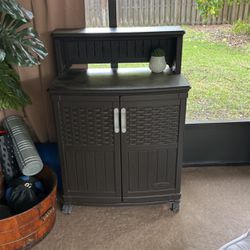 Suncast Outdoor Storage and Prep Station