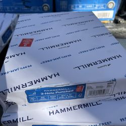 Hammermill Pre 3 Hole Punched Copy Paper - Slight Damage to Packaging