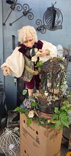 Elf decor