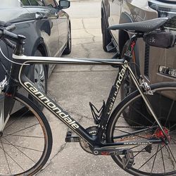 Cannondale  super six with ultegra. Bicycle. Carbon Frame Bike