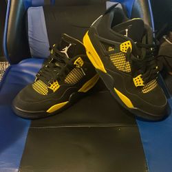 Jordan 4 Retro Thunder