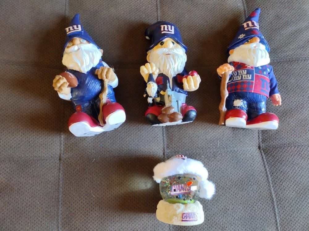 NFL Giants Gnomes And Snow Globe