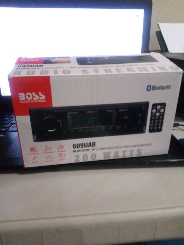 Boss Audio Systems Bluetooth MP3- Compatible Digital Media AM/ FM Receiver
