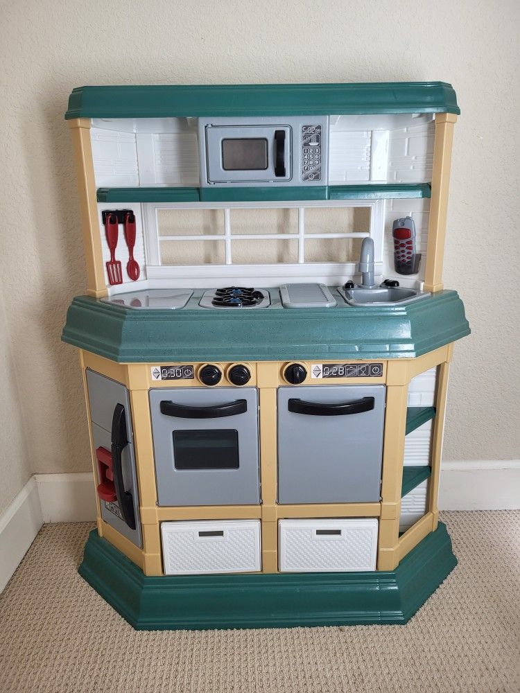 Play Kitchen