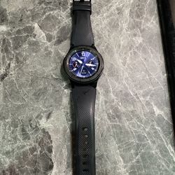 2 Samsung Gear S3 Frontier Smart Watch