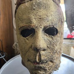 Halloween Ends Michael Myers Mask By Trick Or Treat Studios 