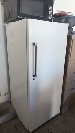 4 Shelf freezer