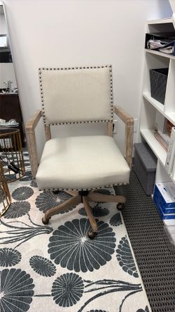 Executive desk chair
