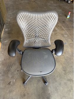Herman Miller Mirra task chair