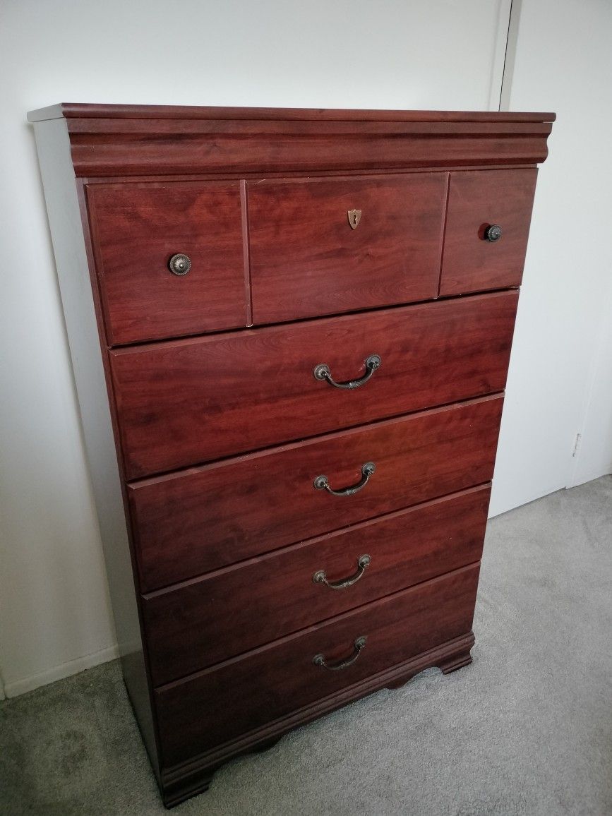 Drawer Dresser