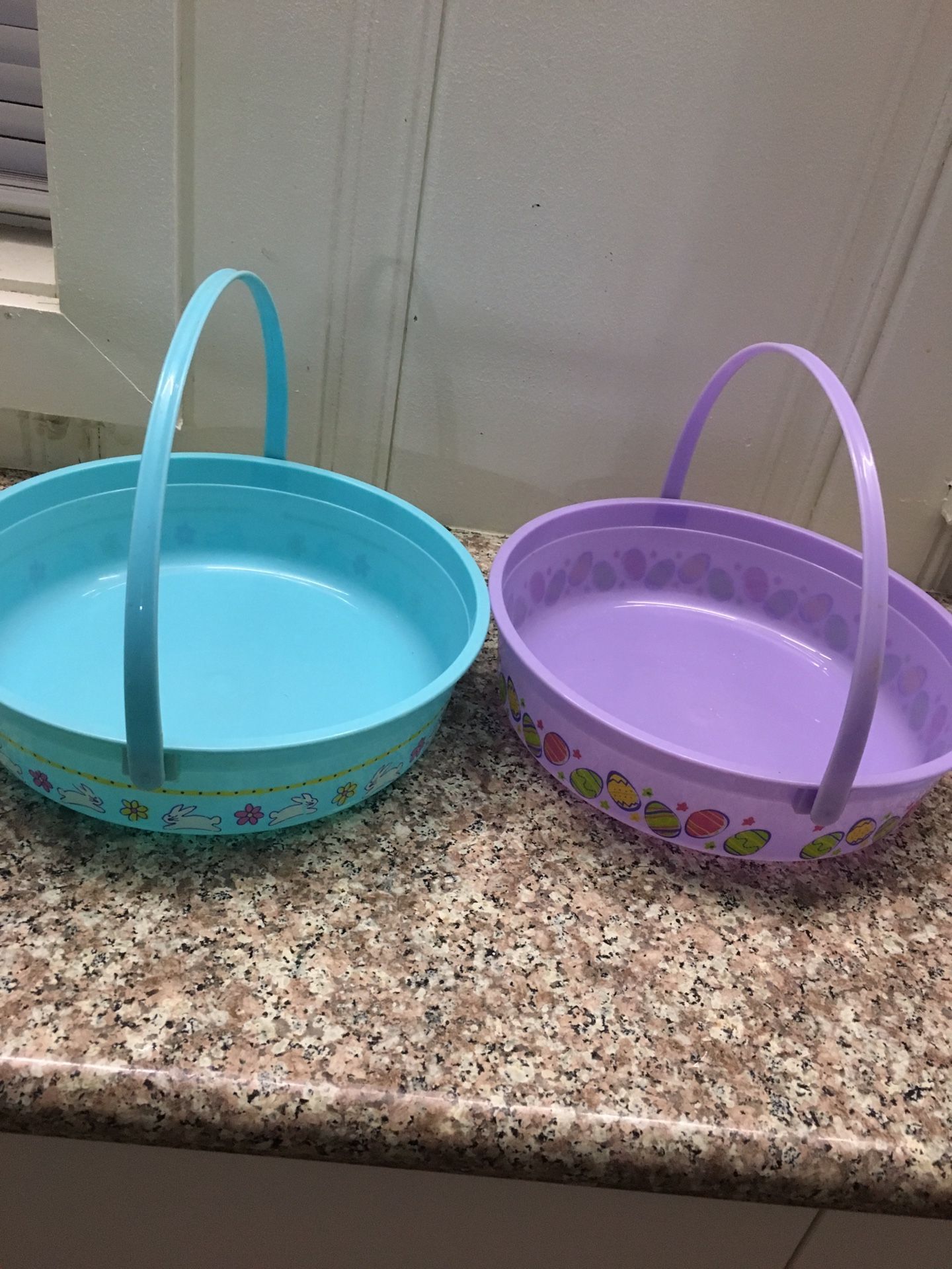 Easter baskets with lids