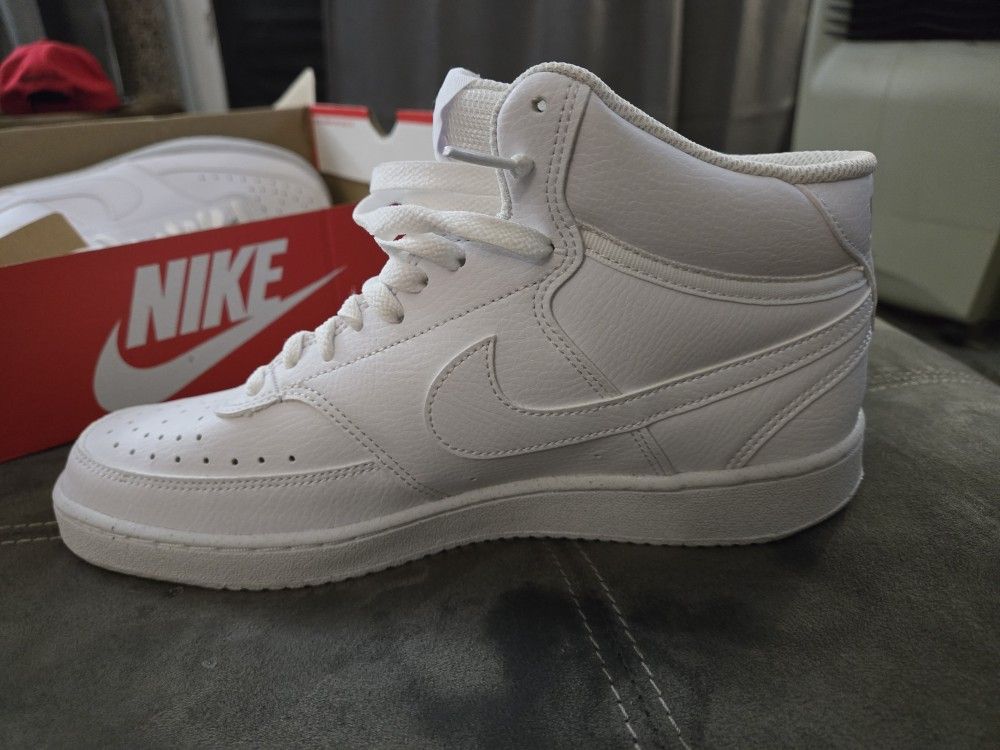 Women's Nike Court Vision Mid Size 9