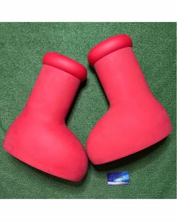 MSCHF Big Red Boots 11 Men Preowned Great Condition
