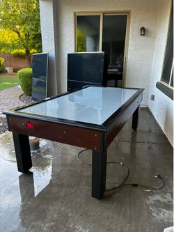 Air hockey table