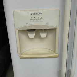 Frigidaire Refrigerator 