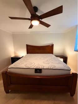 Moving sale! King size Bedroom set with Serta Smart