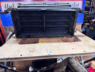 2025 to 2026 FORD EXPEDITION LOWER SHUTTER