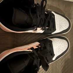 Jordan 1 Mid Arctic Orange Black Toe 