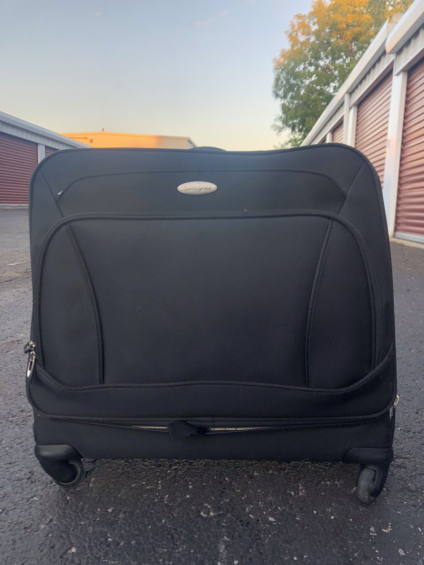 Used Samsonite Luggage Bag On Wheels