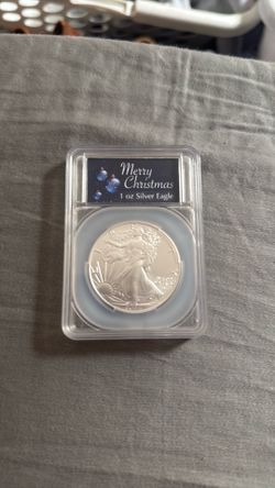 2020 American Silver Eagle 1 oz .999 Fine Silver Coin – Merry Christmas Holder