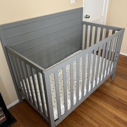 4-in-1 convertible baby crib