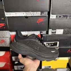 Hoka One One Bondi 9 Triple Black size 10 VNDS