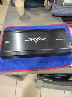UN AMPLIFIER SKAR Y EGUALISADOR