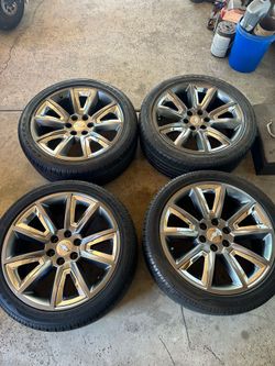 22in Chevy/Gmc wheels