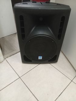 Rockville RPG-10BT V2 10" Powered Bluetooth DJ PA Speaker For Sale.