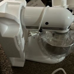 Like new kitchenAid with extra parts