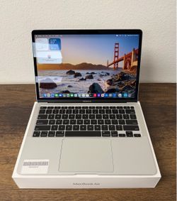 13" MacBook Air M1 8 Core*256GB SSD*8GB RAM