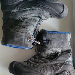 Columbia Waterproof Insulated Snow Boots Youth  Size 6