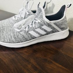 New Adidas Shoes US 9