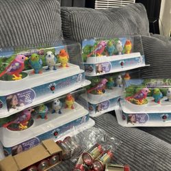 Gigi bitds  singing  5 sets for 200.00 OBO