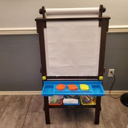 Easel By Kid Kraft