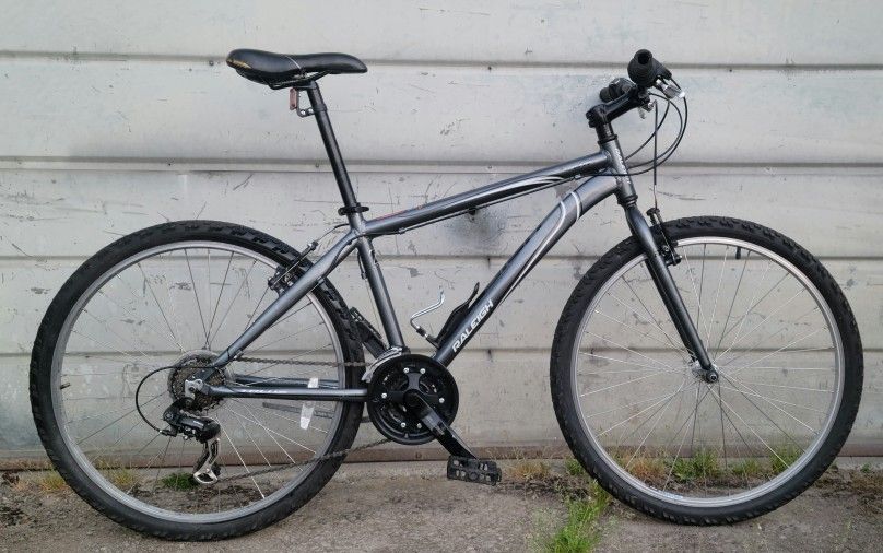 RALEIGH COMMUTER BIKE