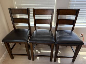 3 Chairs (counter Height) 
